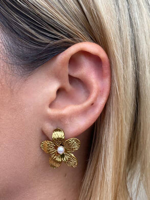 The Coral Earring The Coral Earring